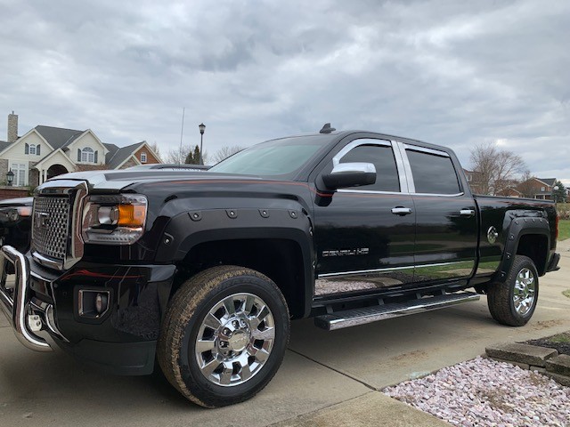 Used 2016 GMC Sierra 2500 Denali w/ Duramax Plus Package AWD/4WD image 2
