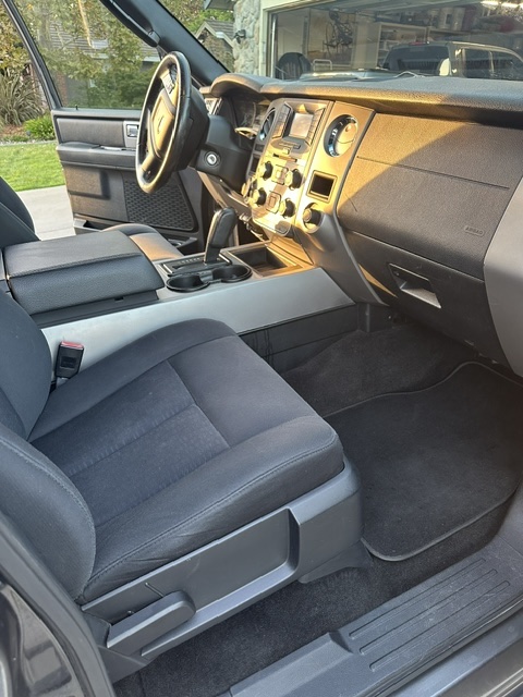 Used 2017 Ford Expedition XLT AWD/4WD image 16