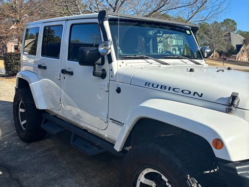 Used 2013 Jeep Wrangler Unlimited Rubicon w/ Connectivity Group AWD/4WD image 4