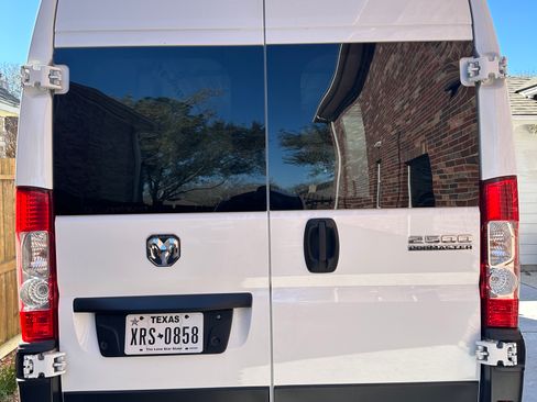 Used 2024 RAM ProMaster 2500 w/ Quick Order Package 22G SLT image 5