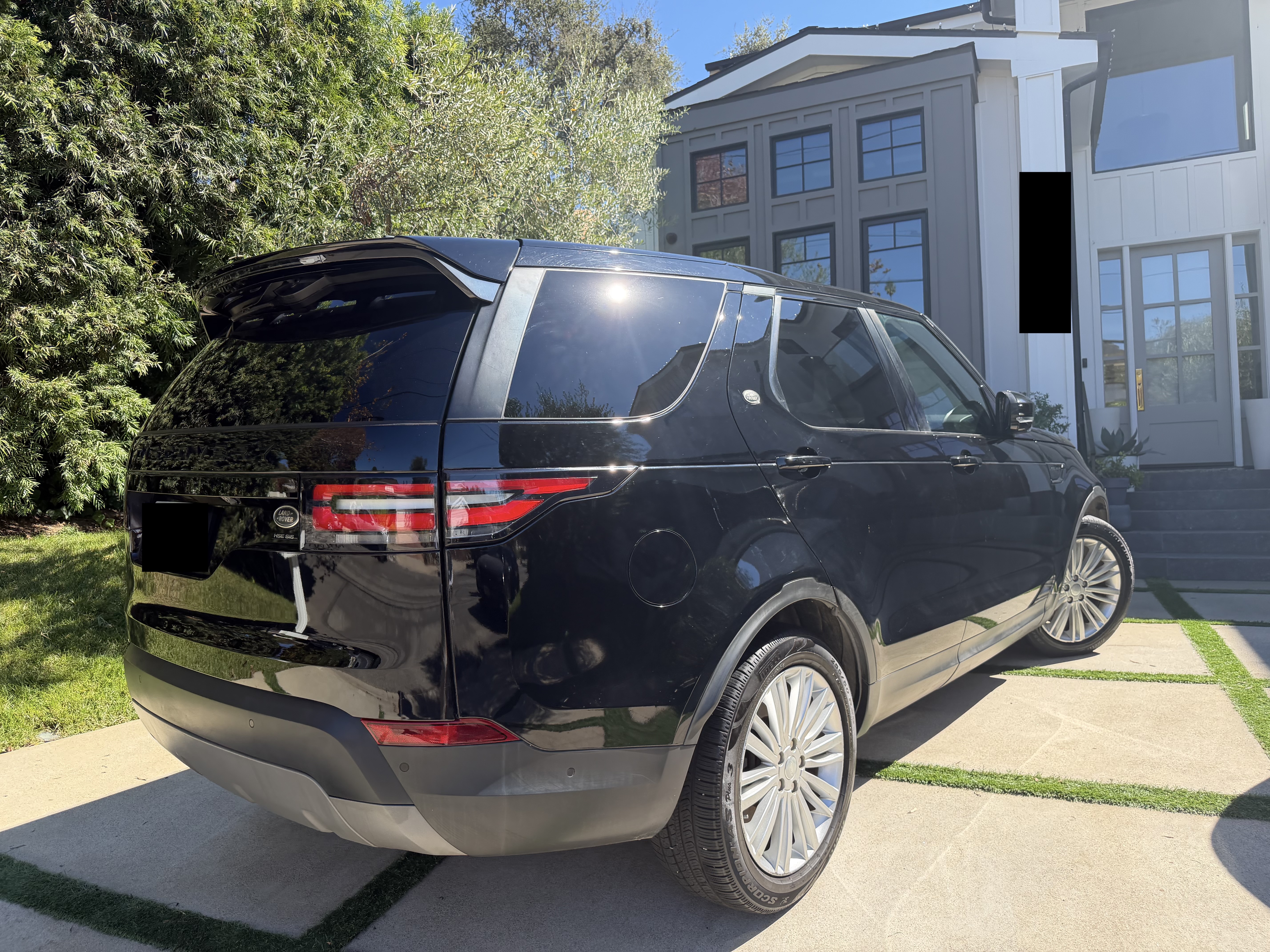 Used 2019 Land Rover Discovery HSE Luxury AWD/4WD image 1