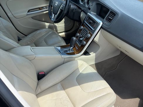 Used 2012 Volvo S60 T5 w/ Climate Pkg FWD image 13