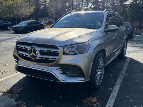 Used 2022 Mercedes-Benz GLS 450 4MATIC image 9