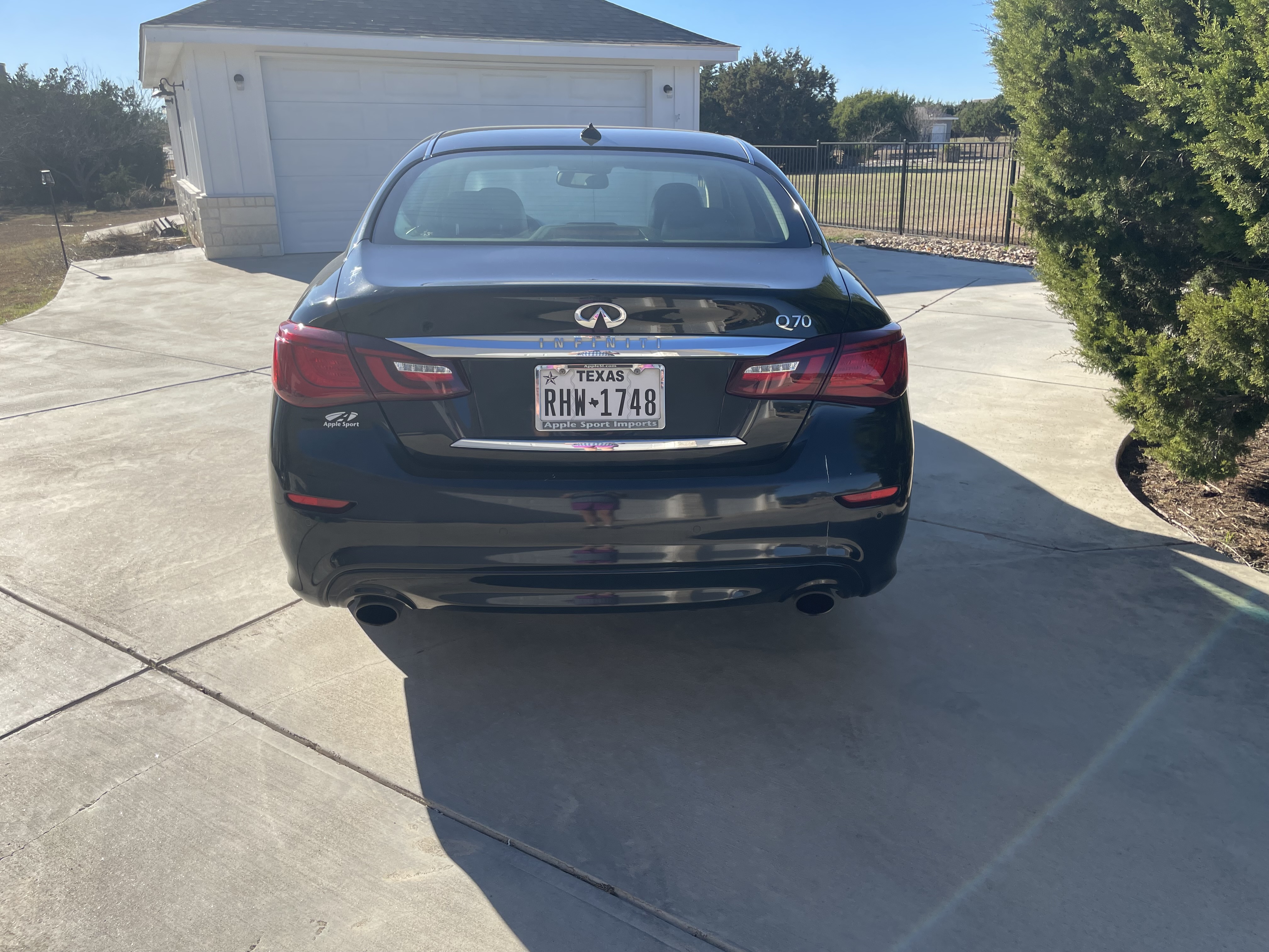 Used 2015 INFINITI Q70 3.7 RWD image 8
