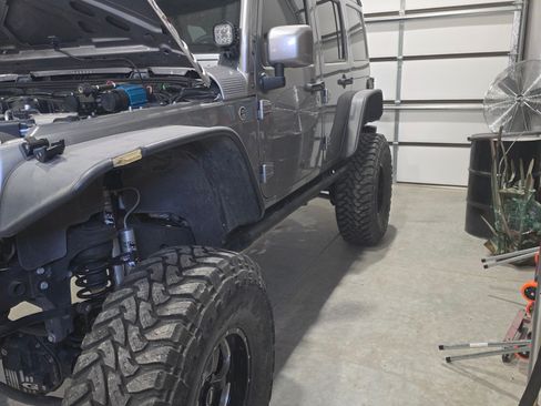 Used 2013 Jeep Wrangler Unlimited Rubicon w/ Connectivity Group image 11