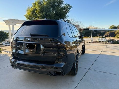 Used 2022 BMW X7 xDrive40i w/ M Sport Package image 4