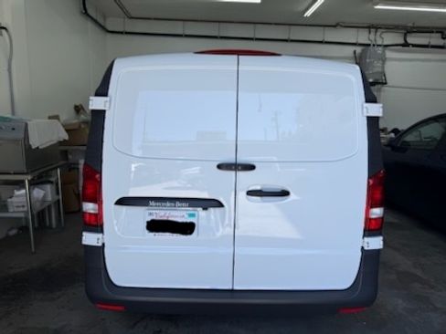 Used 2021 Mercedes-Benz Metris image 5