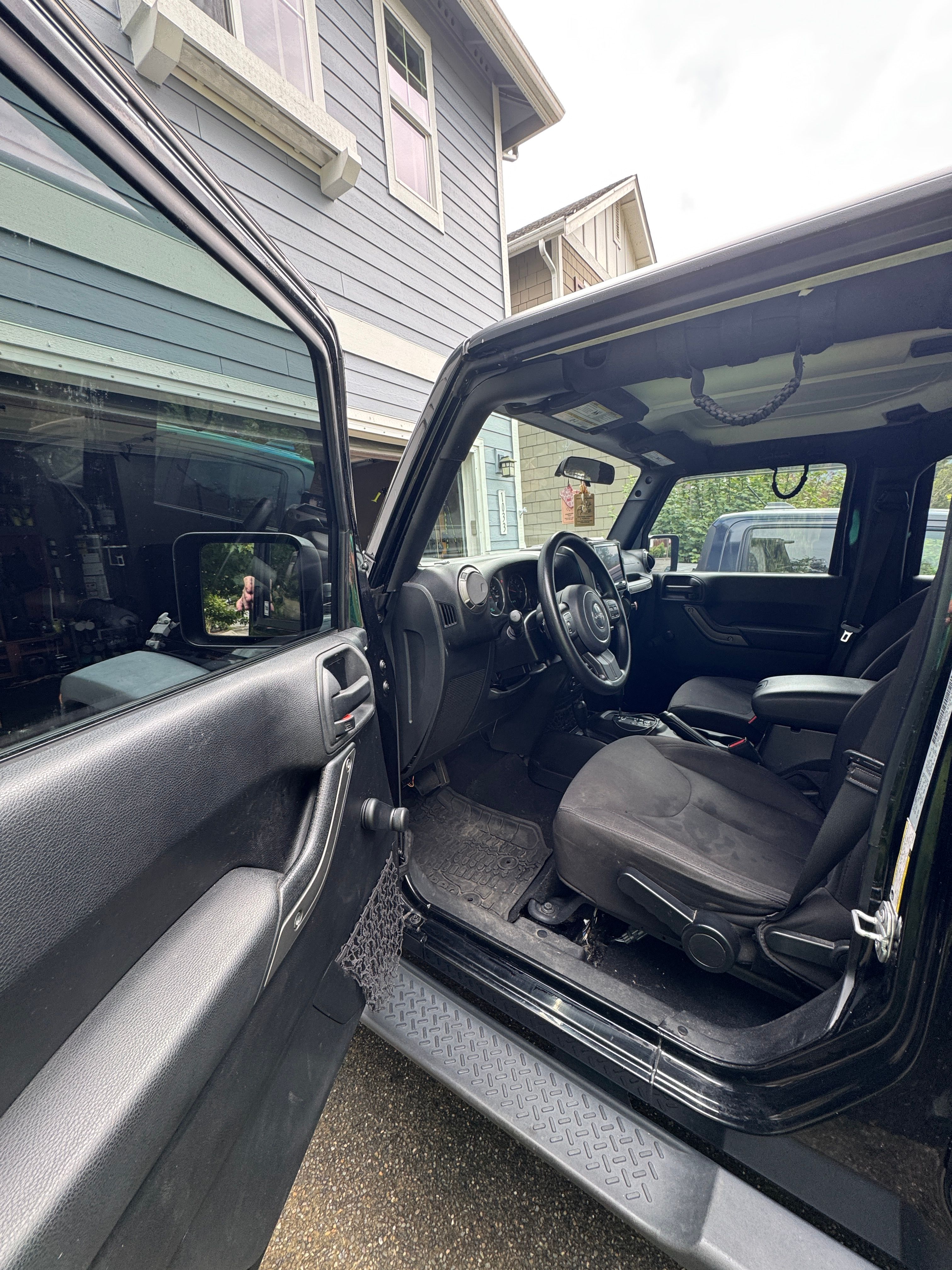 Used 2015 Jeep Wrangler Unlimited Sport w/ Max Tow Package AWD/4WD image 22