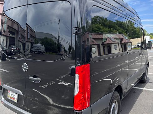 Used 2025 Mercedes-Benz Sprinter 2500 image 5