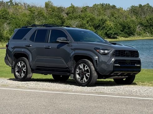 Used 2025 Toyota 4Runner TRD Sport Premium w/ Tow Technology Package AWD/4WD image 2