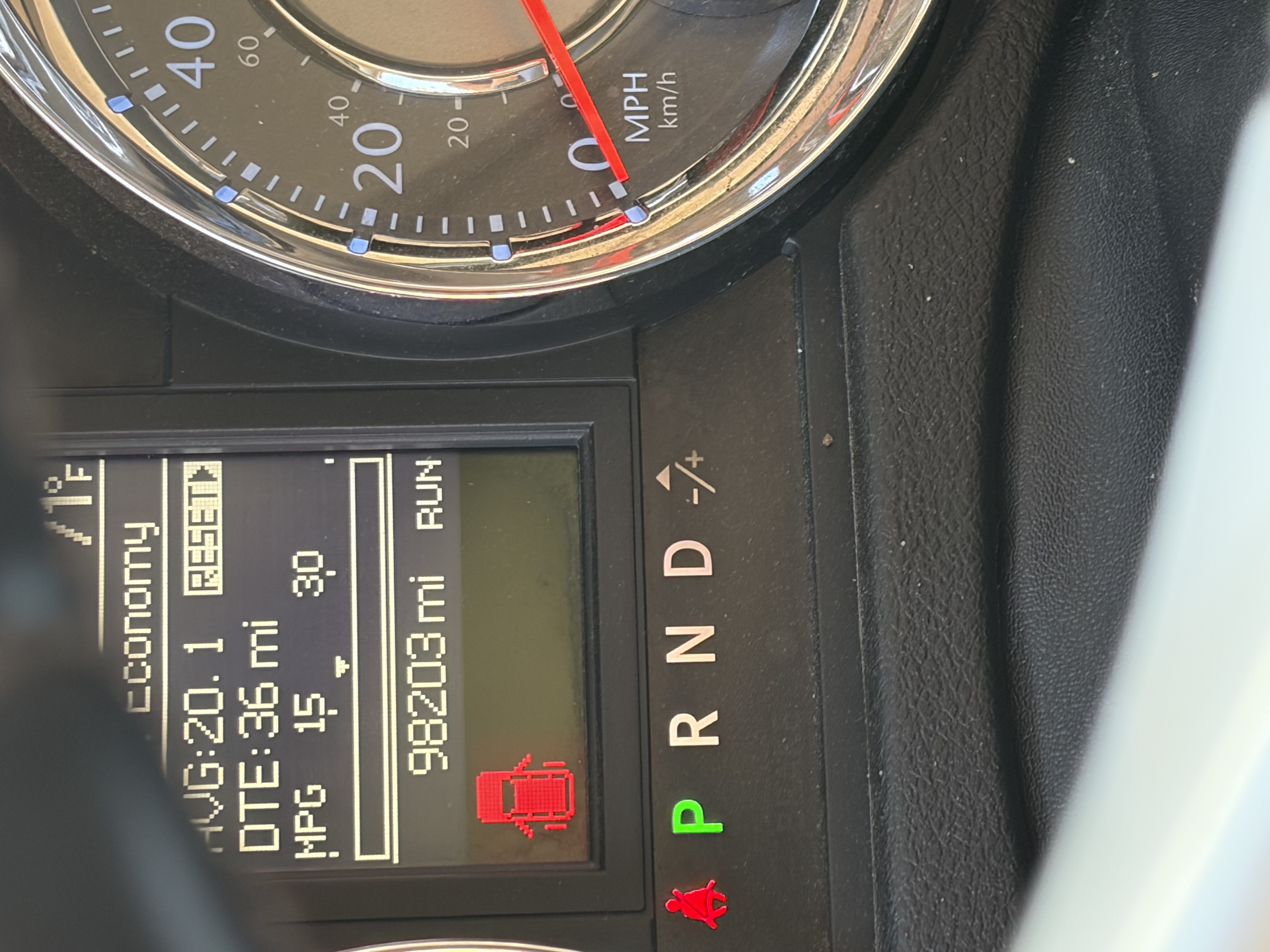 Used 2013 Chrysler Town & Country Touring-L w/ Entertainment Group #2 FWD image 10