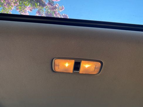 Used 2016 Kia Sedona SX Limited image 18