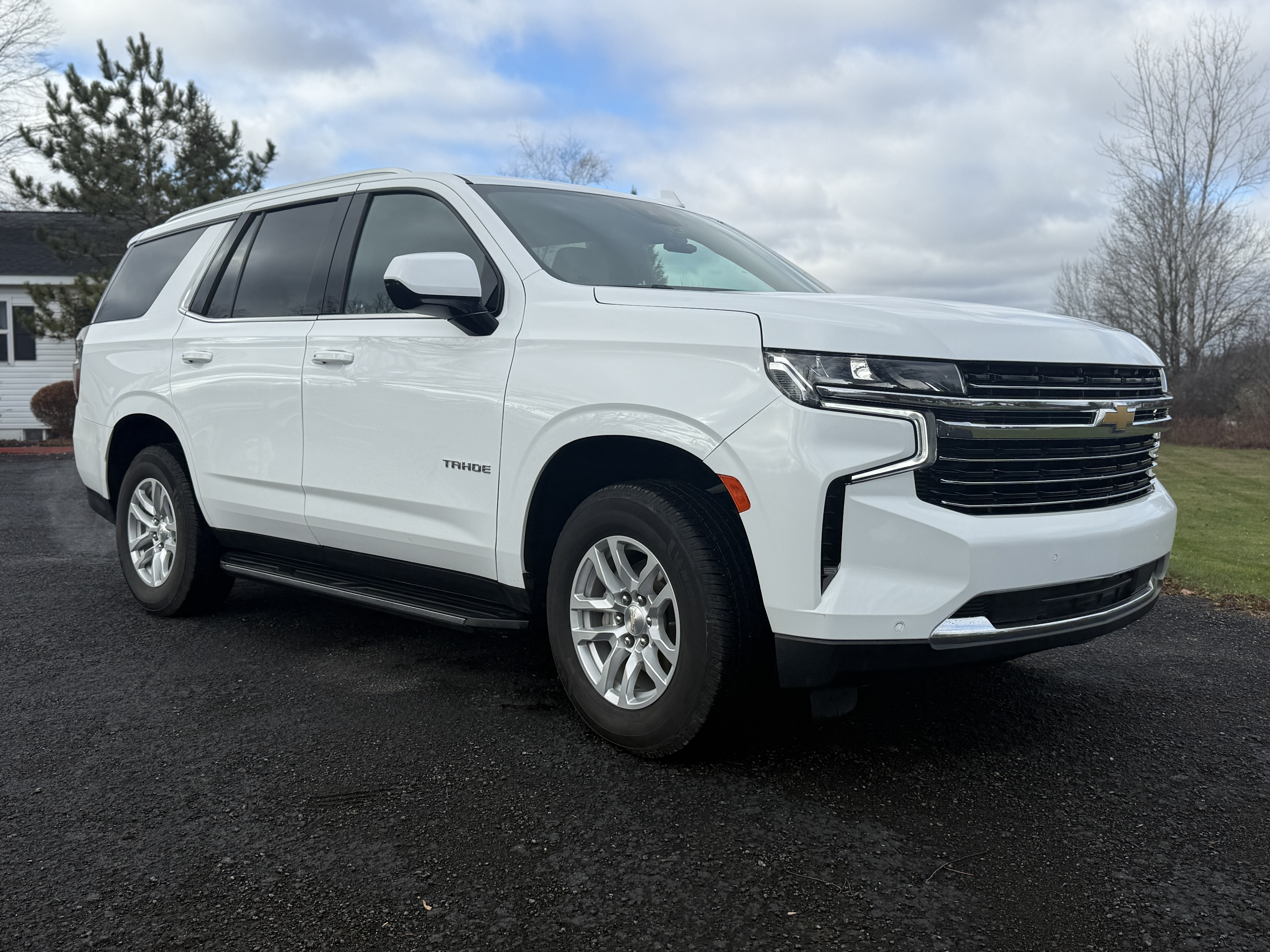 Used 2023 Chevrolet Tahoe LT RWD image 1