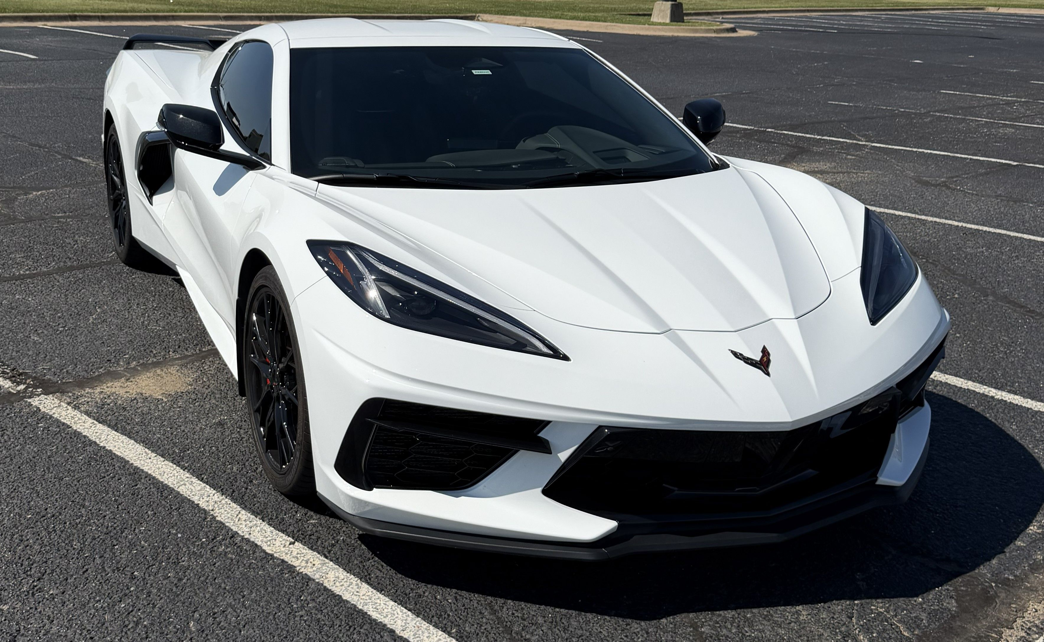 Used 2024 Chevrolet Corvette Stingray Preferred Cpe w/ Z51 Performance Package RWD image 1
