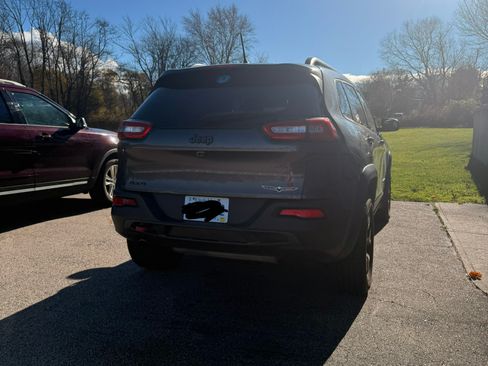 Used 2015 Jeep Cherokee Trailhawk image 3