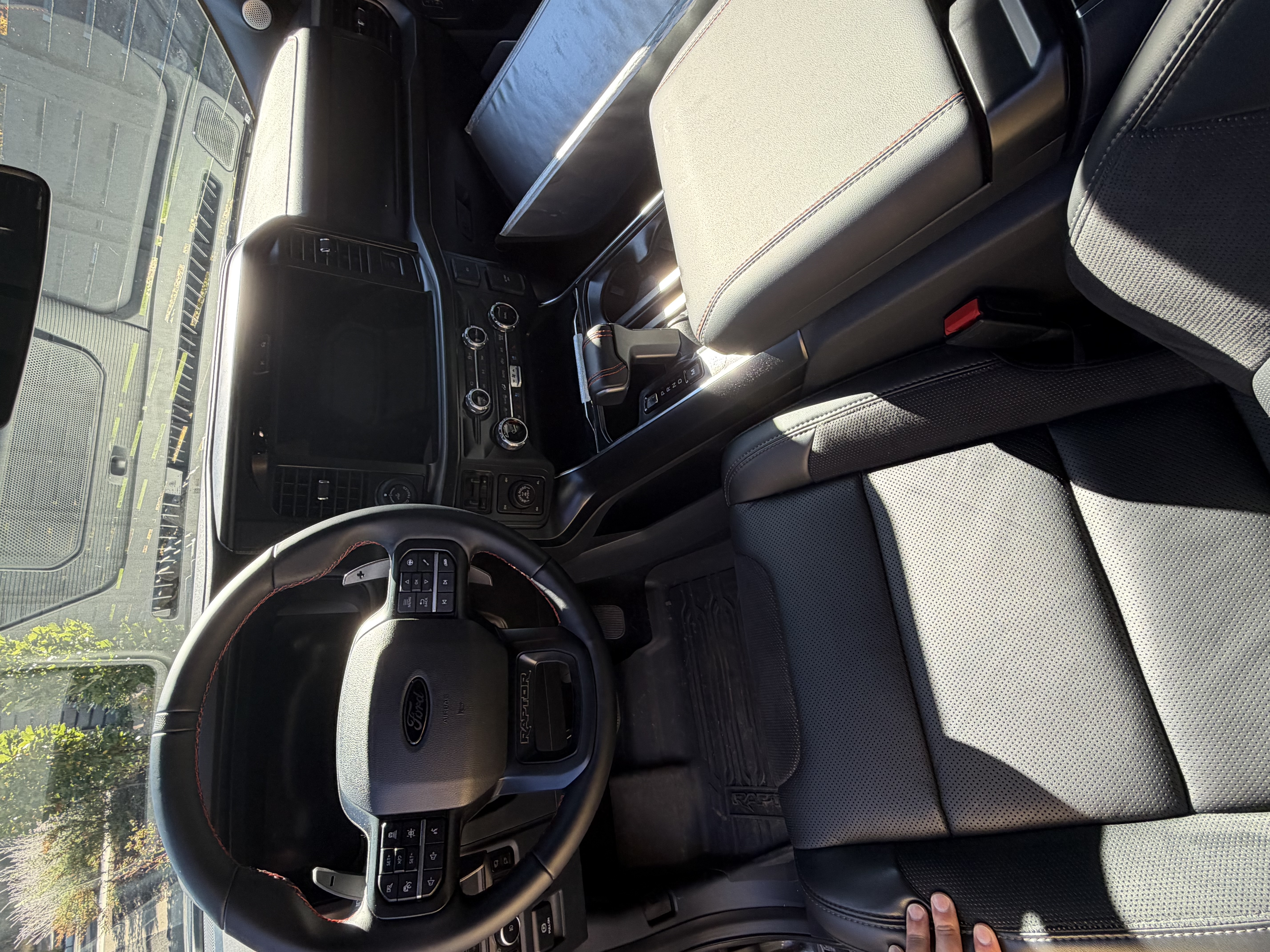 Used 2025 Ford F150 Raptor AWD/4WD image 17