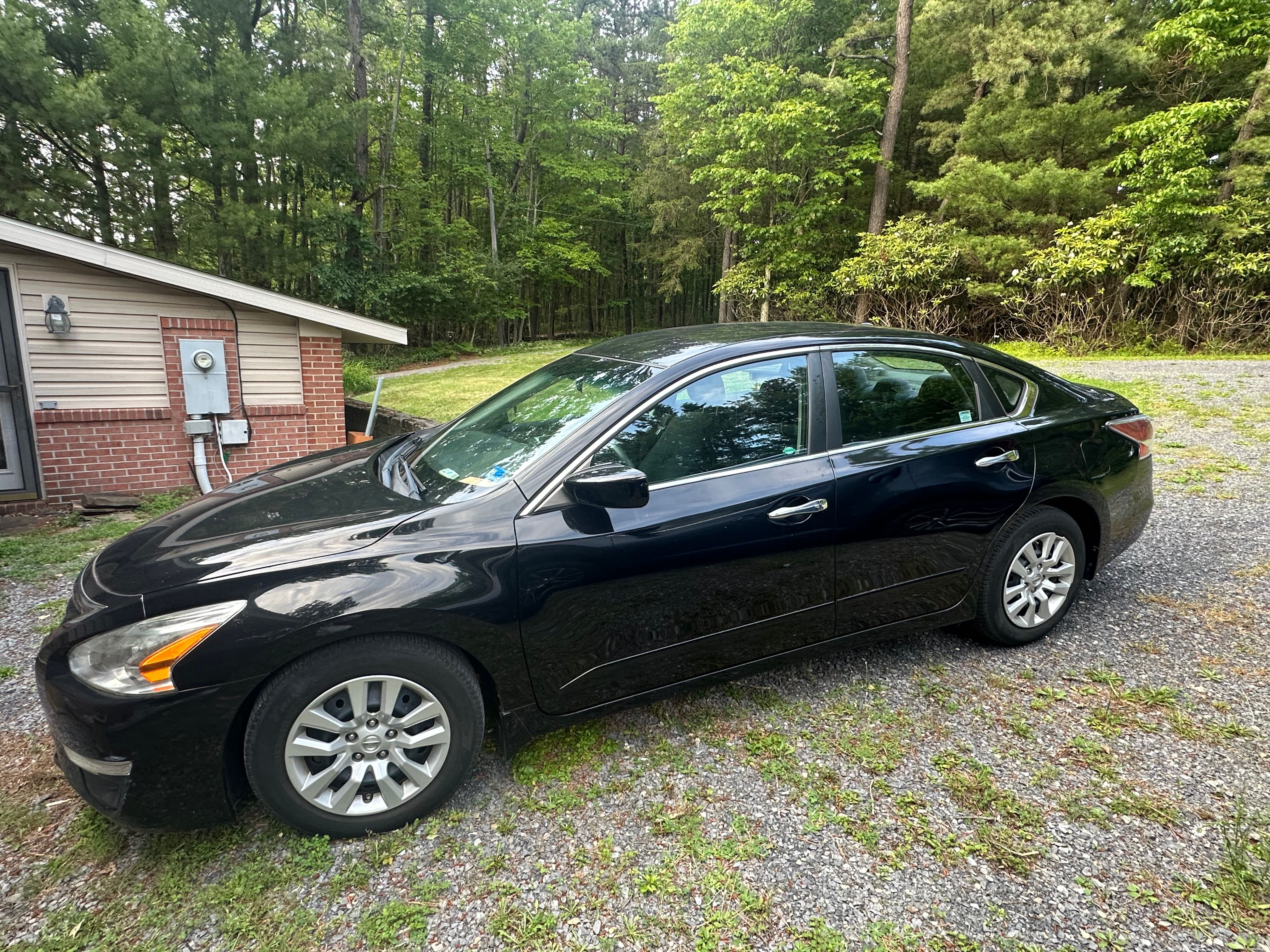 Used 2014 Nissan Altima 2.5 S w/ Display Audio Package FWD image 4