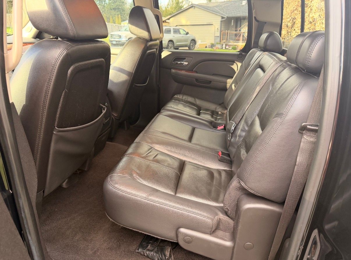 Used 2007 Chevrolet Silverado 2500 LTZ w/ Safety Package AWD/4WD image 9