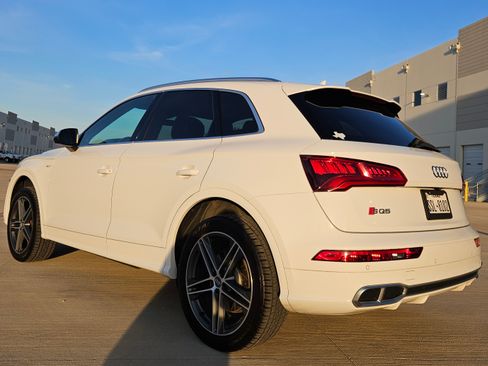 Used 2018 Audi SQ5 Prestige w/ Prestige Package image 9