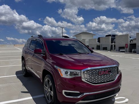 Used 2018 GMC Acadia Denali w/ Technology Package image 8