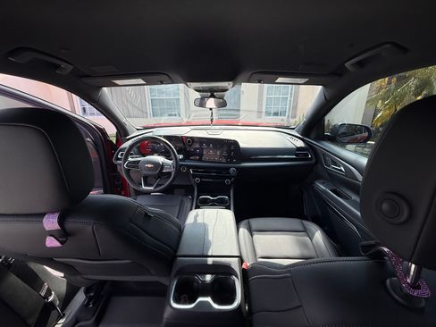Used 2024 Chevrolet Traverse LT w/ Enhanced Driving Package FWD image 9