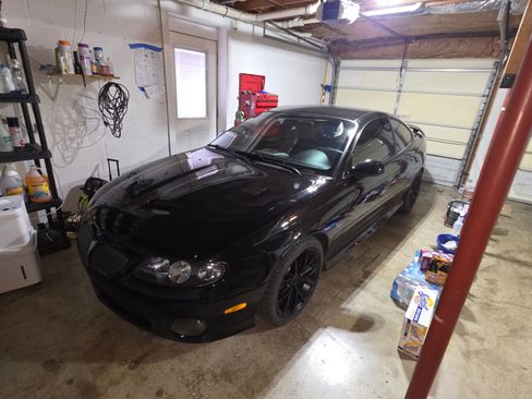 Used 2005 Pontiac GTO image 13