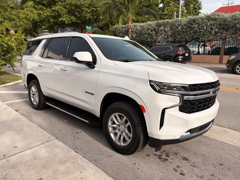 Used 2024 Chevrolet Tahoe LS RWD image 1