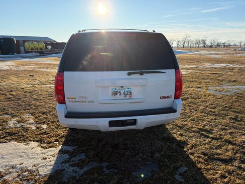 Used 2010 GMC Yukon XL SLT w/ SLT-2 Equipment Package image 4