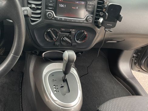 Used 2016 Nissan Juke S image 15