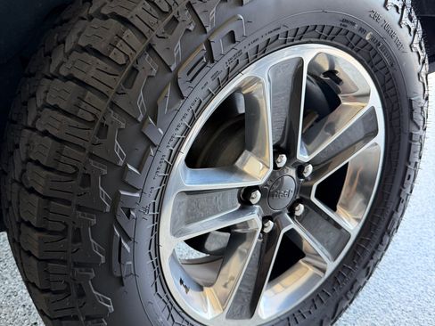 Used 2023 Jeep Wrangler Unlimited Sahara image 19