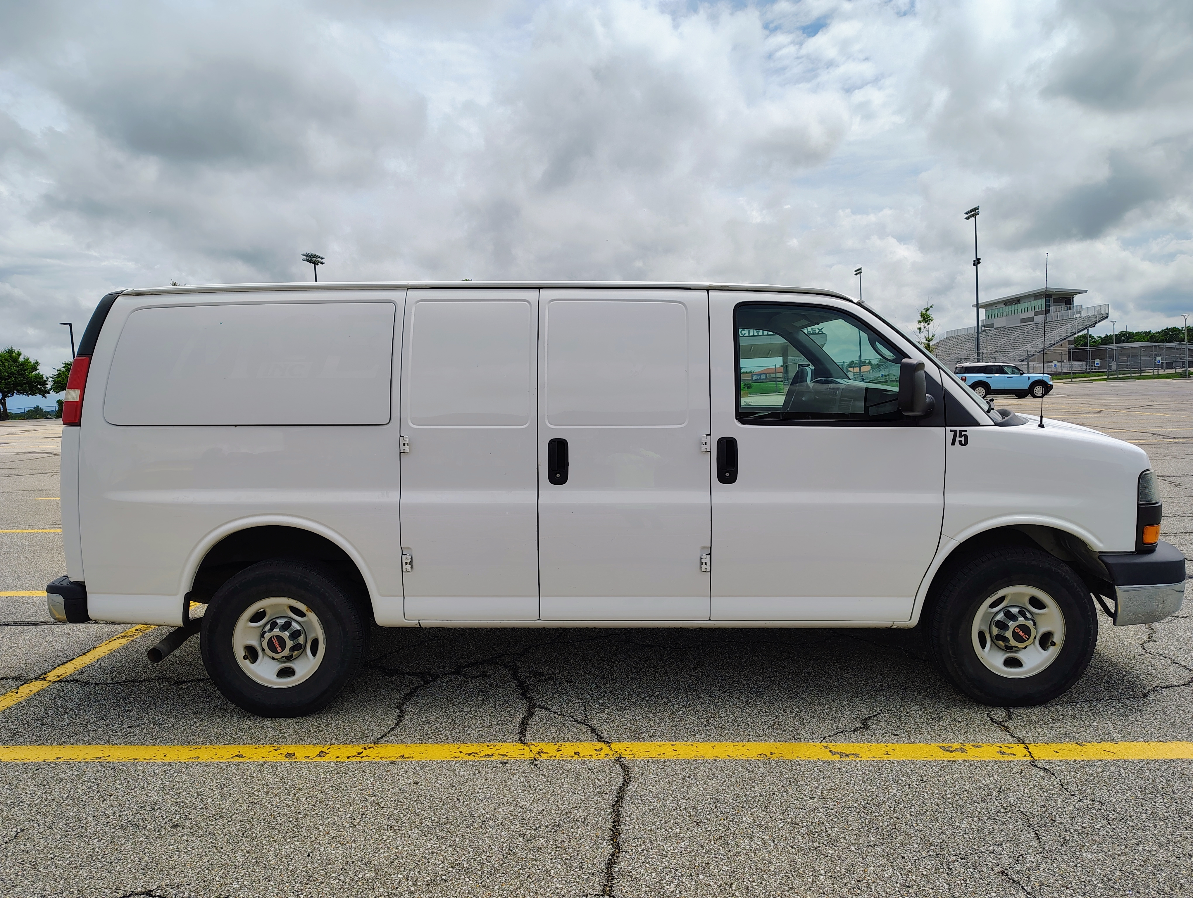 Used 2015 GMC Savana 2500 w/ Savana Pro Plus Package RWD image 5