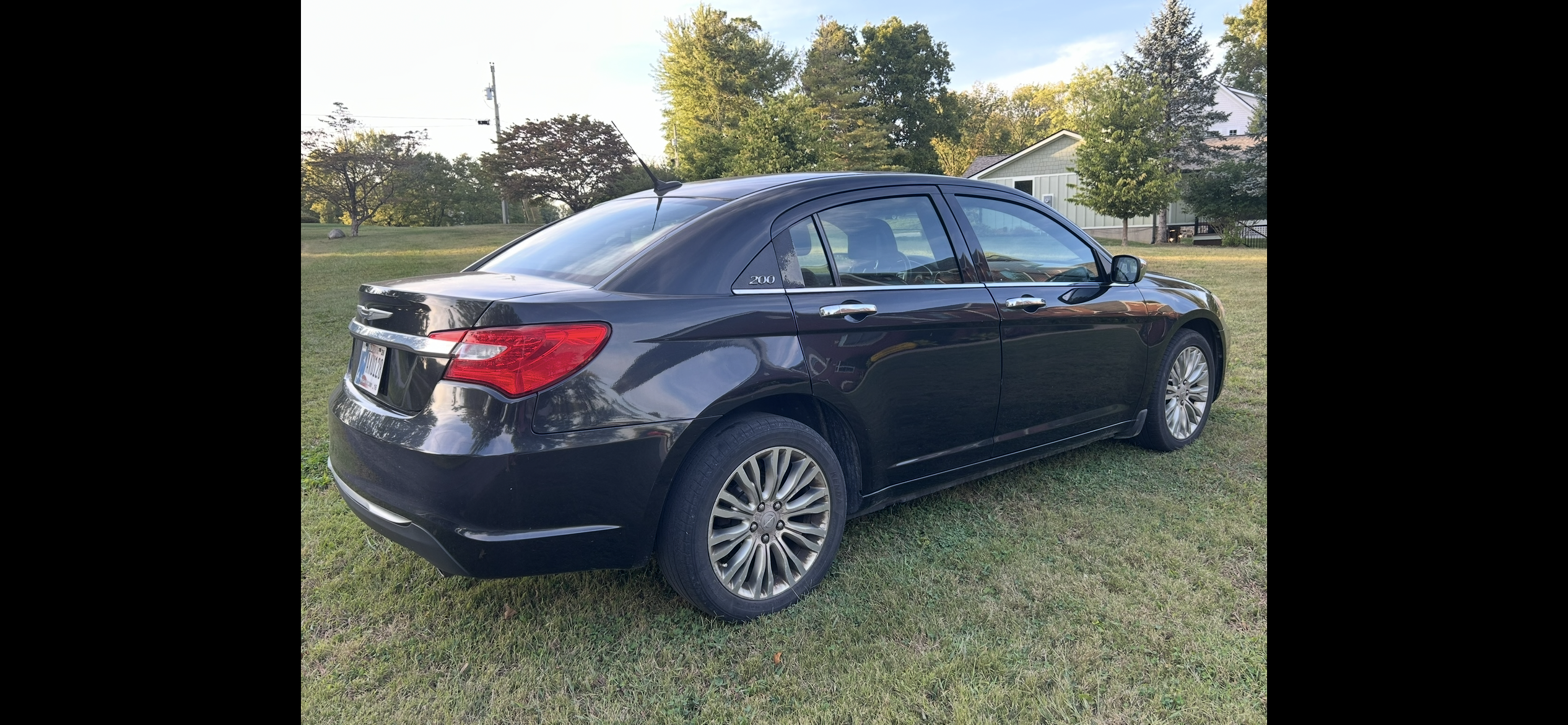 Used 2011 Chrysler 200 Limited FWD image 6
