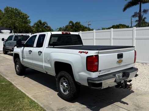 Used 2019 Chevrolet Silverado 2500 W/T AWD/4WD image 4