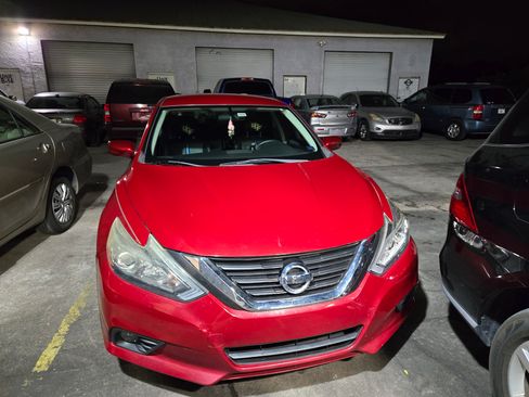Used 2018 Nissan Altima 2.5 SR w/ SR Special Edition image 13