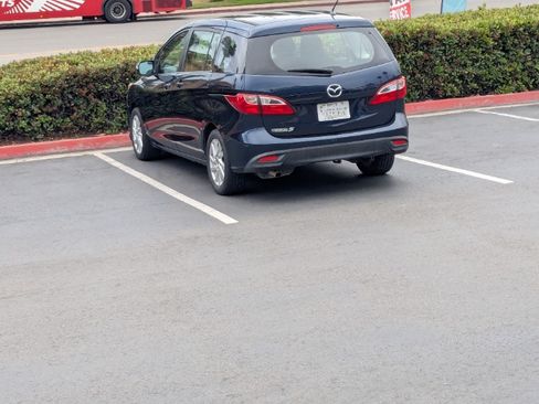 Used 2014 MAZDA MAZDA5 Sport image 10