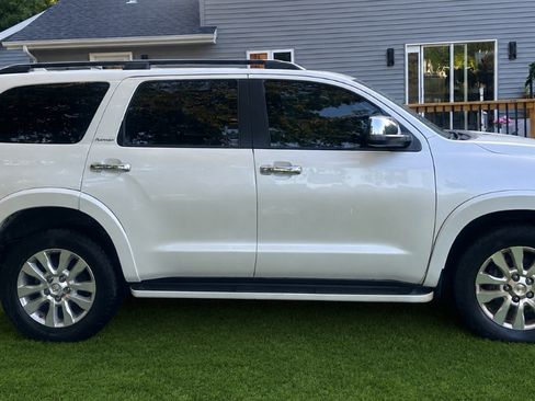 Used 2014 Toyota Sequoia Platinum AWD/4WD image 20