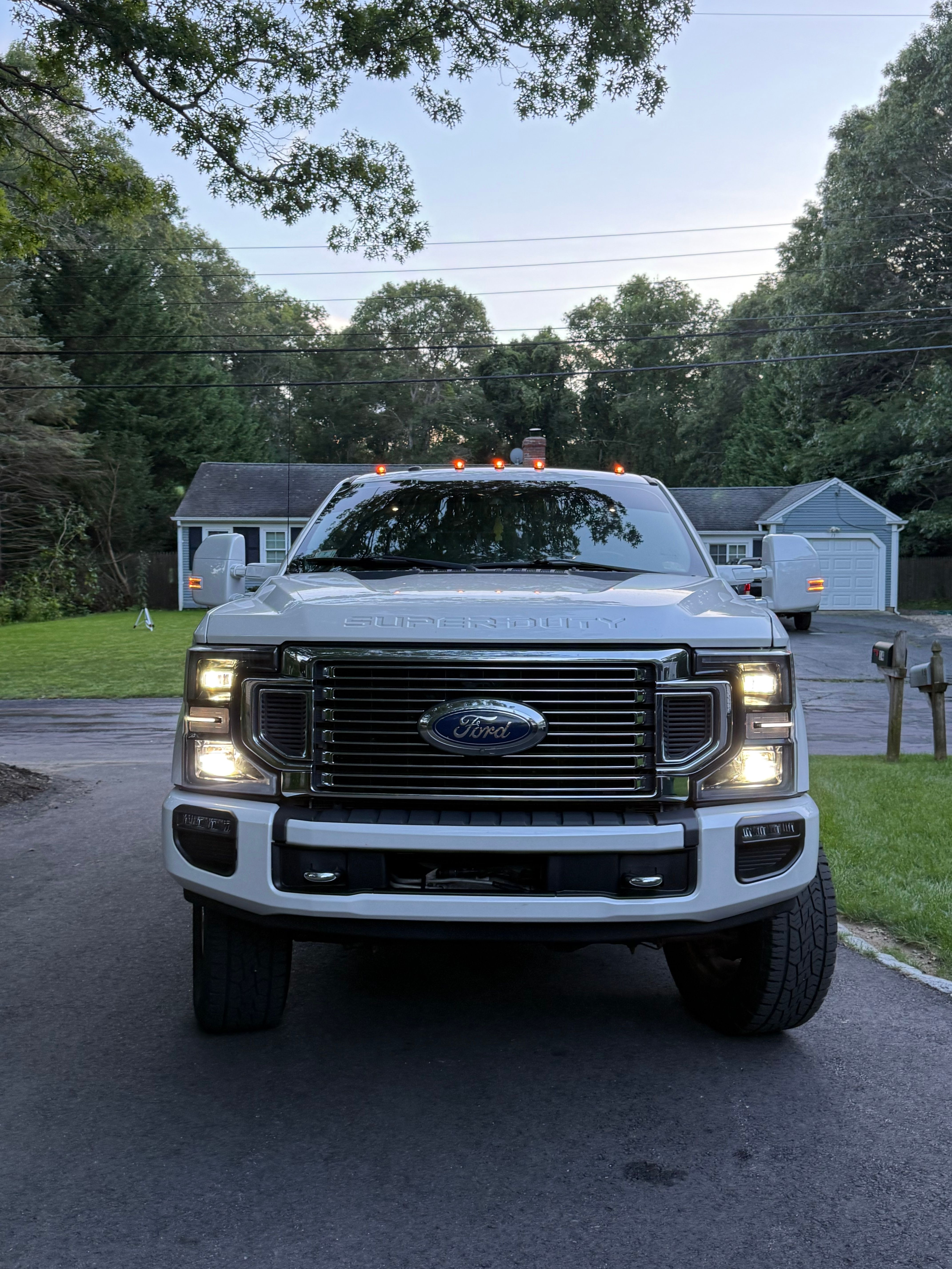 Used 2017 Ford F250 Platinum w/ Platinum Ultimate Package AWD/4WD image 2
