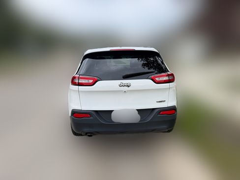 Used 2016 Jeep Cherokee Latitude w/ Cold Weather Group FWD image 6