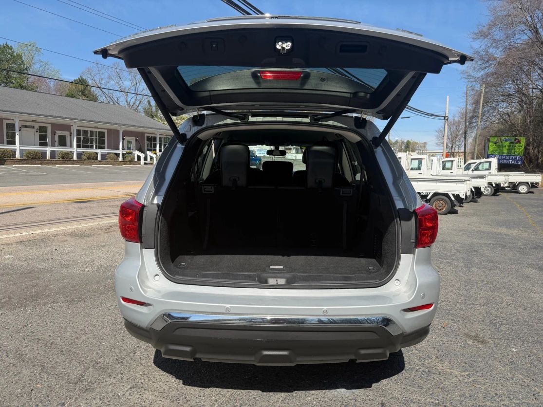 Used 2019 Nissan Pathfinder SL AWD/4WD image 5