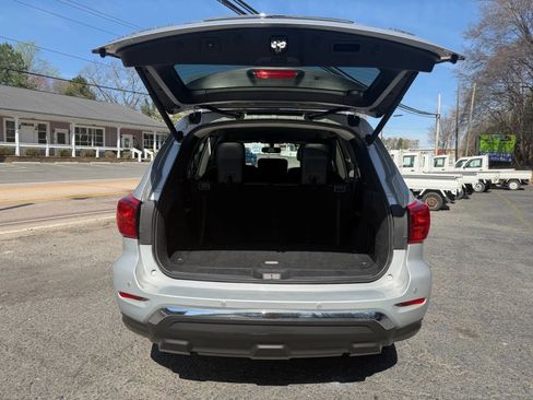 Used 2019 Nissan Pathfinder SL AWD/4WD image 5
