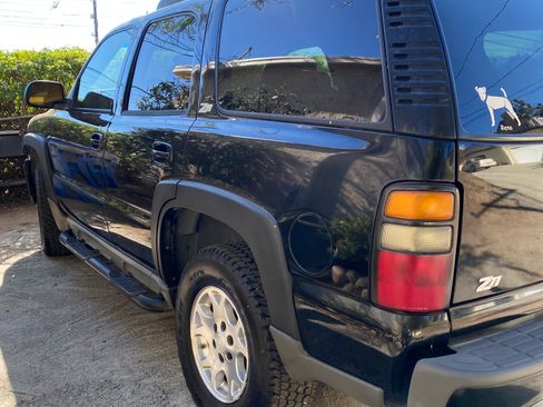 Used 2004 Chevrolet Tahoe Z71 w/ Z71 Preferred Equipment Group image 2