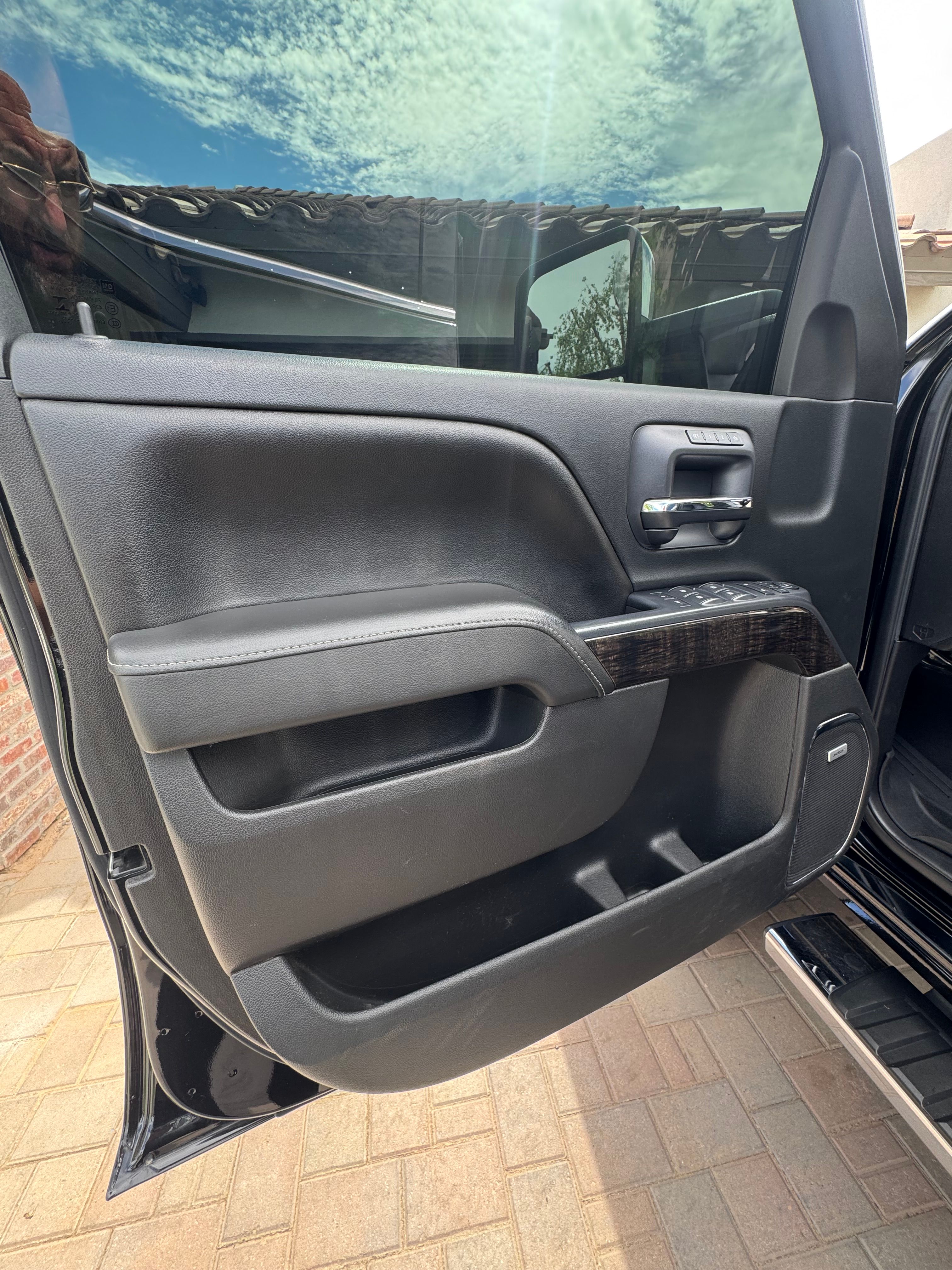 Used 2015 GMC Sierra 3500 Denali w/ Duramax Plus Package AWD/4WD image 28