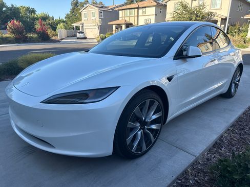 Used 2025 Tesla Model 3 Long Range image 6