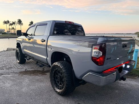Used 2018 Toyota Tundra SR5 w/ SR5 Upgrade Package image 15