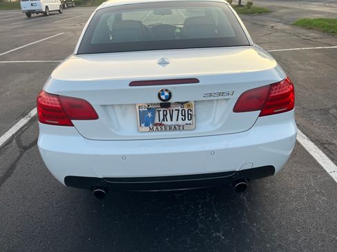 Used 2012 BMW 335i Convertible image 12