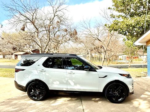 Used 2023 Land Rover Discovery HSE R-Dynamic image 5