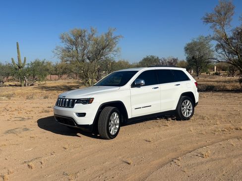Used 2017 Jeep Grand Cherokee Limited w/ Luxury Group II RWD image 1