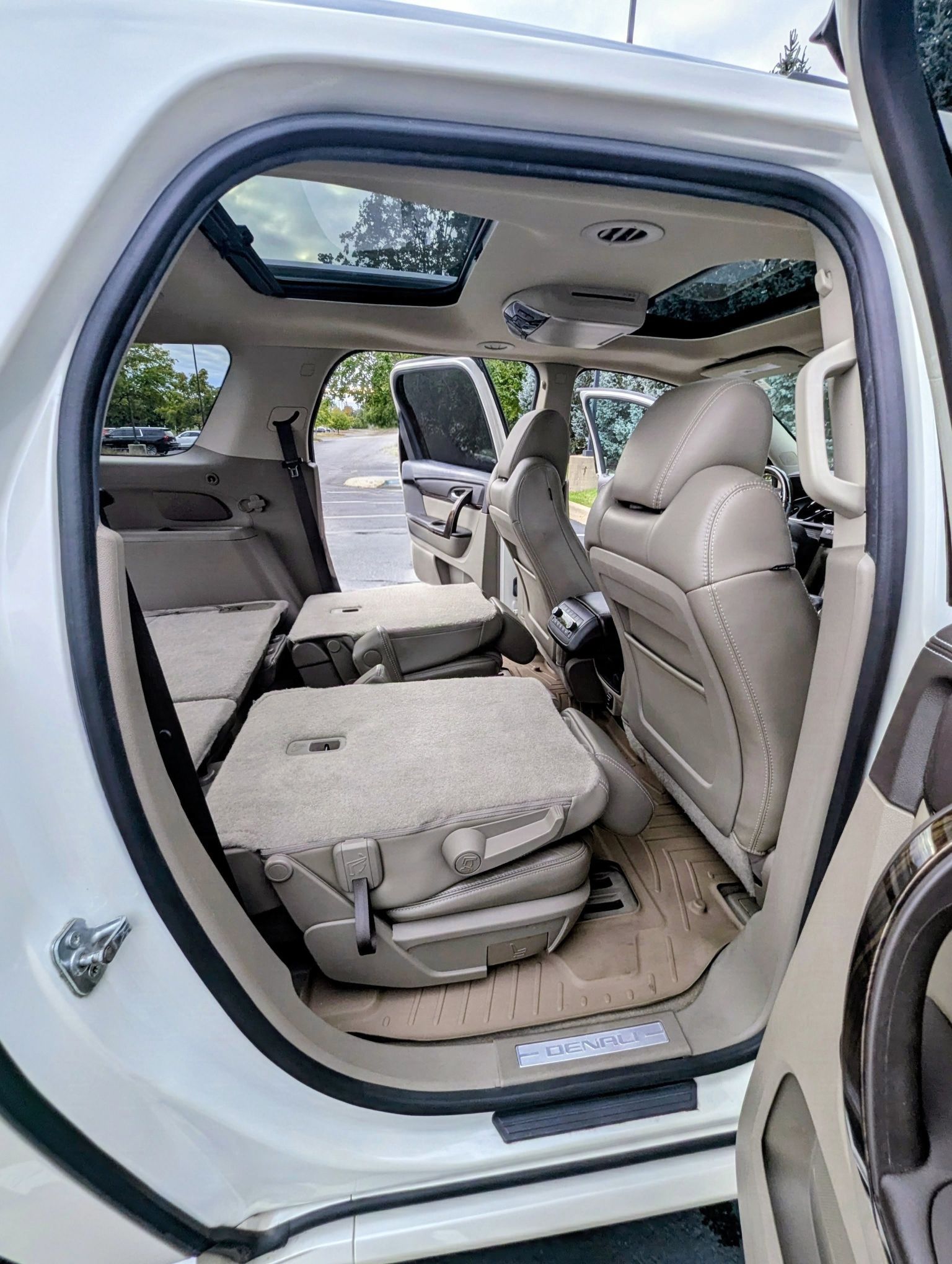 Used 2014 GMC Acadia Denali AWD/4WD image 15