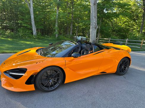 Used 2026 McLaren 750S Spider RWD image 22