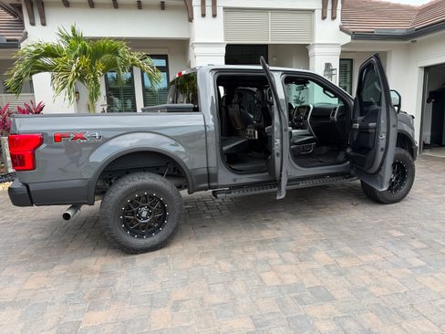 Used 2018 Ford F150 Lariat w/ Equipment Group 502A Luxury AWD/4WD image 10